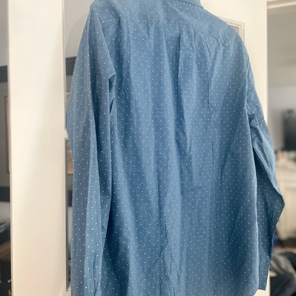 J. Crew Lightweight Classic Fit Cotton Button Down - Picture 4 of 4